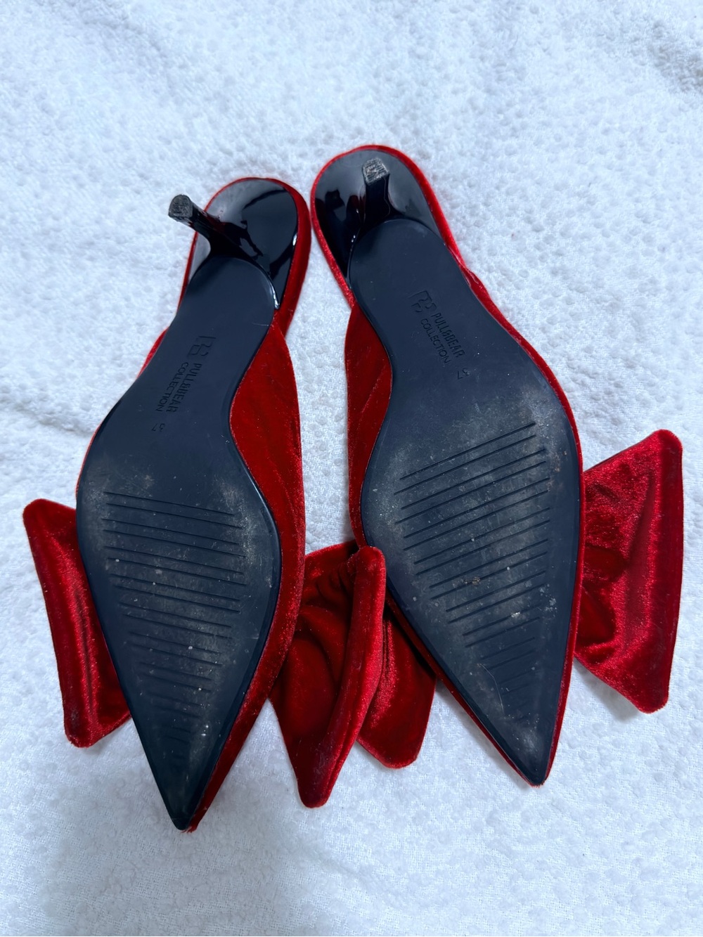 Pull&Bear Red Velvet Pointed Bow Flats
